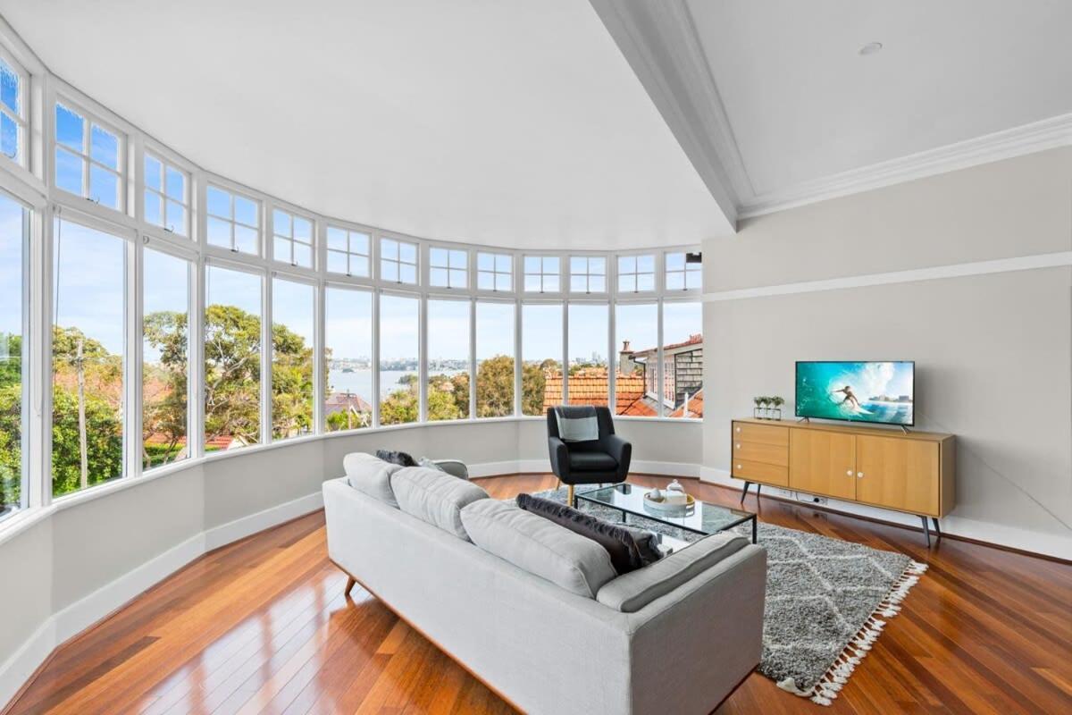 Huge Harbour View Apartment In Historic Home Сидни Екстериор снимка
